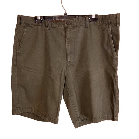 Men’s 40/10 Eddie Bauer Dark Green Flat Front Legend Wash Shorts - Picture 1 of 5